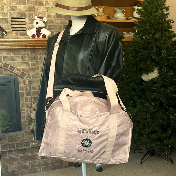 🧨 Final Markdown -Thirty-One Pink Duffle - Picture 2 of 6